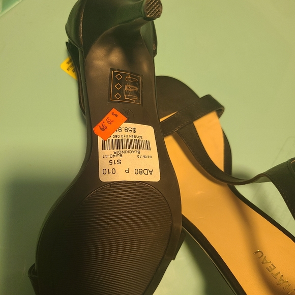 Ladies tstrap heels - Picture 2 of 3